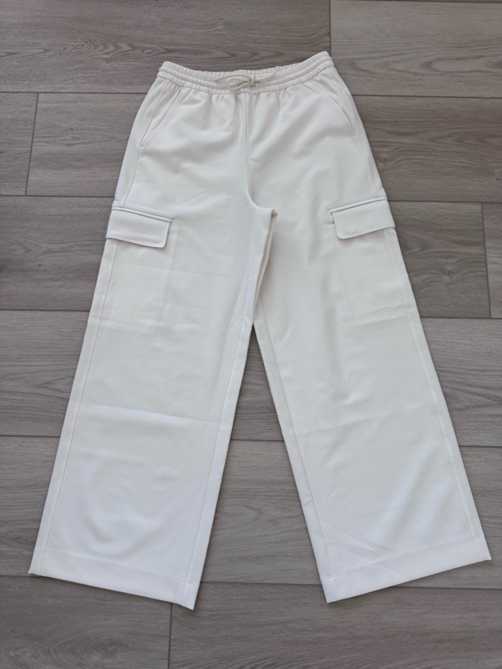 Athleta Promenade Cargo Wide Leg Extra Small Petite Magnolia White EUC